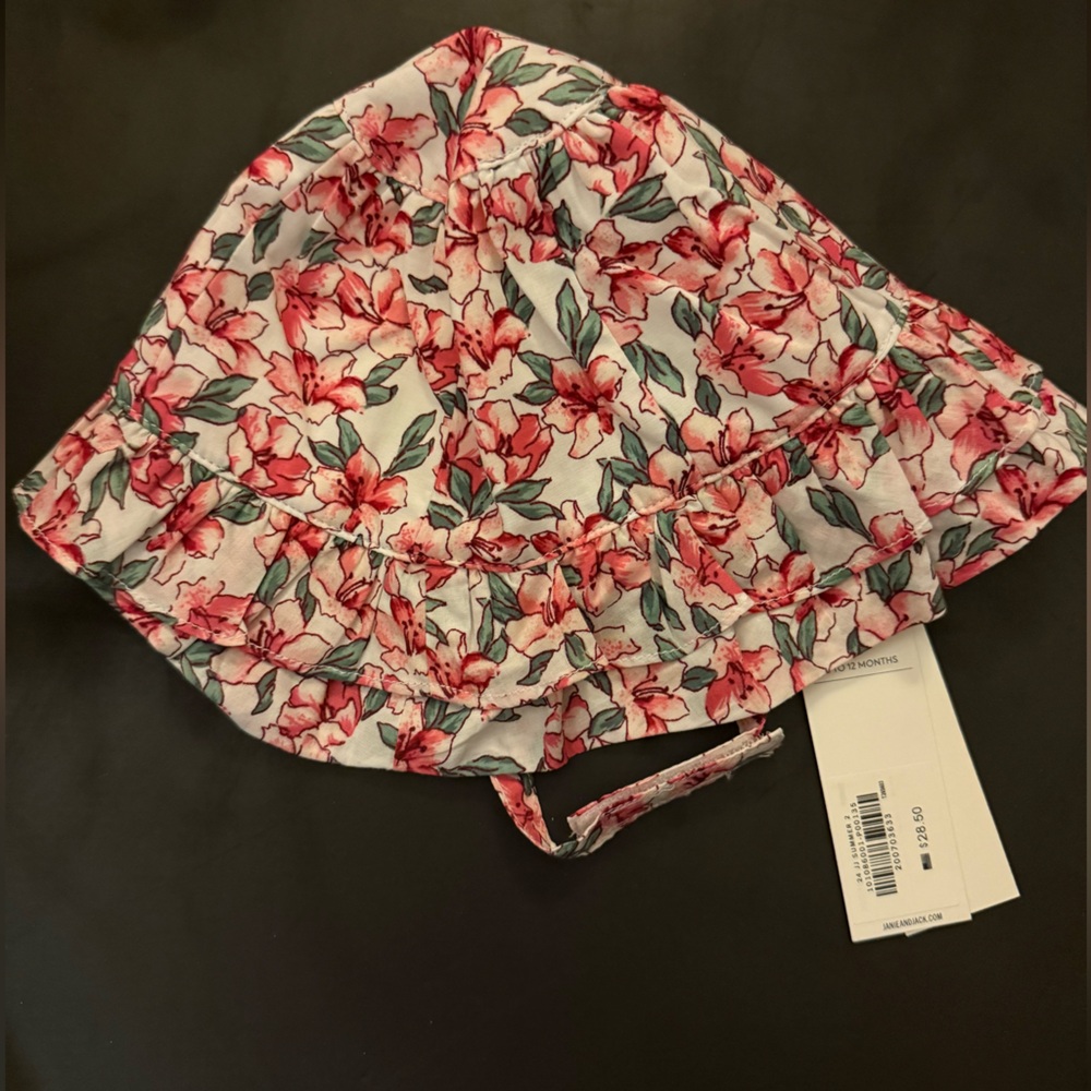 NWT - baby floral ruffle sun hat - light pink 
6-12 months